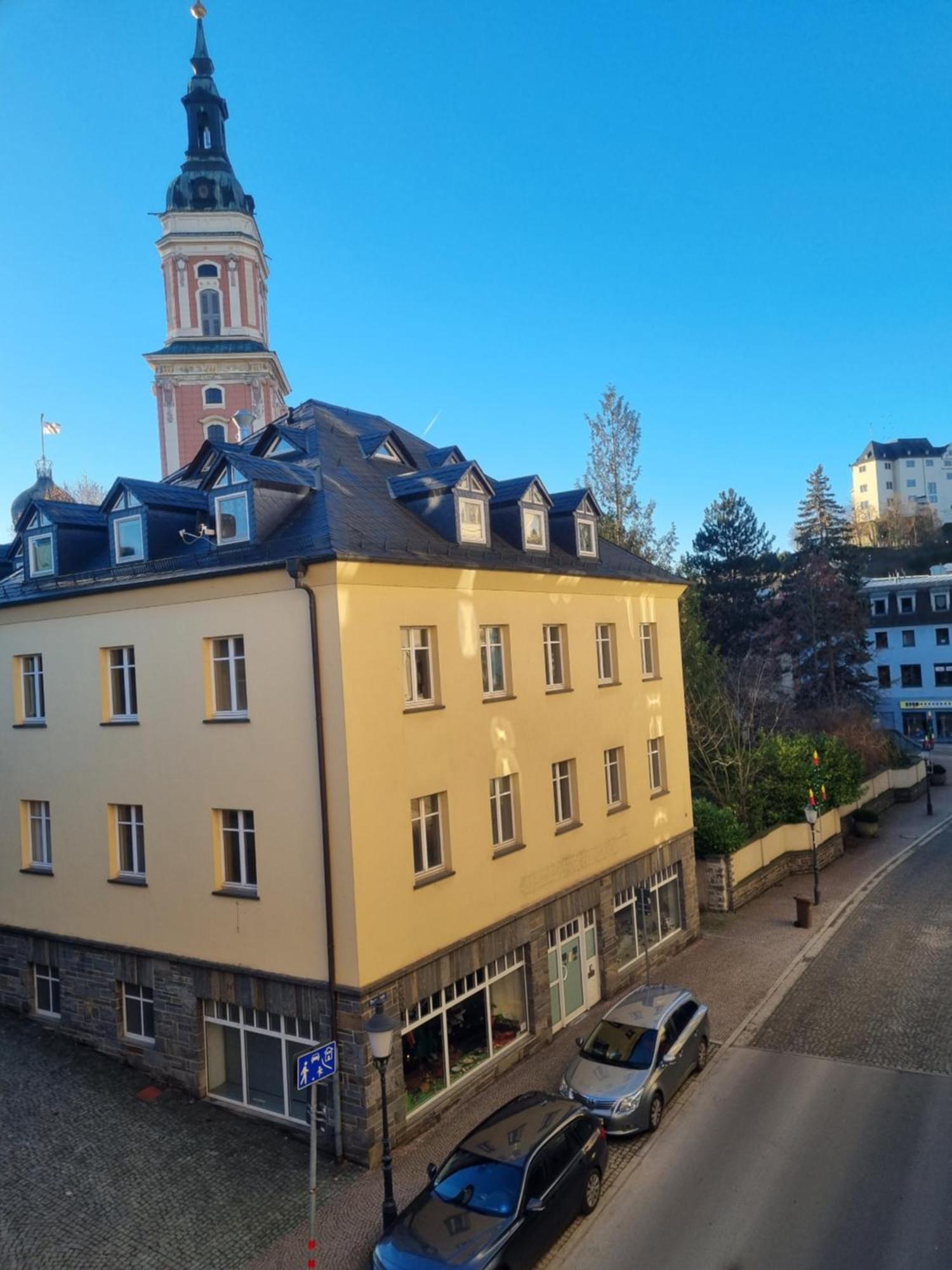 Maremar - Design Maisonette Altstadt - 4 Pers - 57qm - Luxus Boxspringbett - Kueche - Arbeitsplatz - Privater Parkplatz Apartment Greiz